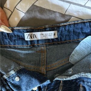 ZARA Dark Blue Denim High-Rise Jeans with Contrast Stitching